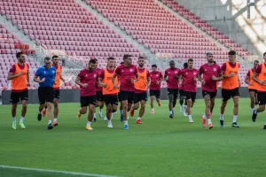 Οι έντεκα του Ρόνι Λέβι με Μίχα και Αρούς