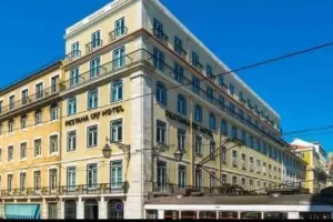 Ανοίγει νέο ξενοδοχείο στο Μάντσεστερ o Kριστιάνο (Φώτος)