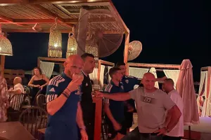 Ξεφάντωμα και ο Τιμούρ με πούρο! (βίντεο/φώτος)