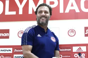 Μαρτίνς: "Πολύ πιθανό να παίξει ο Ονιεκούρου, υπολογίζουμε τον Βατσλίκ για το μέλλον, περιμένω αντίδραση"