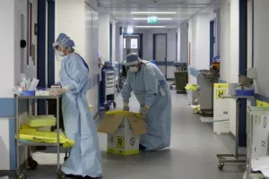 Ακόμα τρεις θάνατοι και 433 κρούσματα