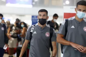 Φωτογραφίες από την αναχώρηση του Ολυμπιακού