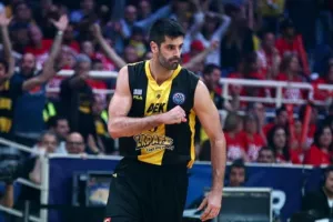 «Έχουμε συζητήσει, ανοιχτό το θέμα επιστροφής του»