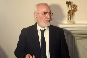 Σύσκεψη του Ιβάν Σαββίδη με το ιατρικό επιτελείο