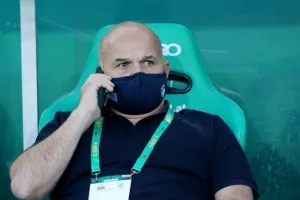 Στο τηλέφωνο...