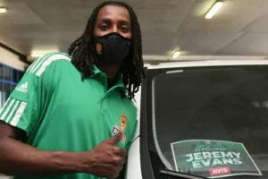 Έβανς: «Ανυπομονώ να παίξω στην ατμόσφαιρα των οπαδών μας»