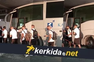 (Φώτος/Βίντεο) Η άφιξη της ΑΕΚ στην ΑΡΕΝΑ 