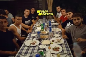 Δείπνο σε ποδοσφαιριστές και τεχνική ηγεσία