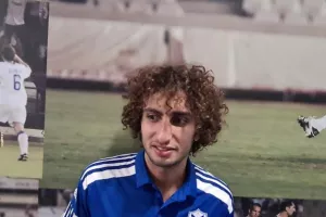 Παρακολουθούν Amr Warda 