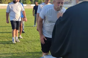 ΚΛΙΚΣ από τον αγιασμό 