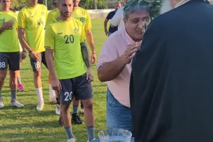ΚΛΙΚΣ από τον αγιασμό 