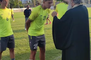 ΚΛΙΚΣ από τον αγιασμό 