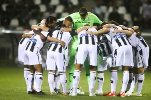 Με Ζίβκοβιτς στην εστία, Ντόουγκλας στα χαφ και Καγκάβα στο «δέκα»