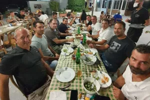 Oικογενειακό τραπέζι και στο φόντο... έναρξη (φώτος)