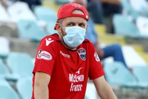 Πέλεντρος με Ross County στην Δερύνεια