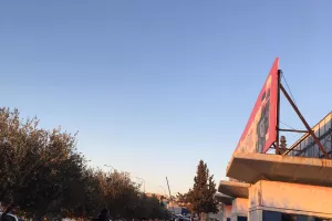 Ουρές οι Απολλωνίστες...