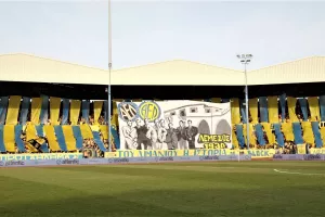 ΘΥΡΑ 3/EΠΙΘΕΣΗ σε... Κούμα