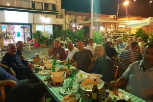 Τρίτη βράδυ, στην Πλατεία Ηρώων (φώτος)