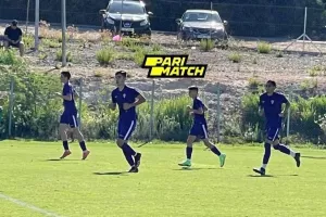 ΔΙΠΛΟ η ΝΕΑ