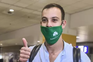 Στην Αθήνα για Παναθηναϊκό ο Μπρινιόλι: «Ήρθα σε ιστορική ομάδα»