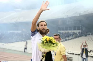 Οι οπαδοί της ΑΕΚ τίμησαν τον Τσιγκρίνσκι