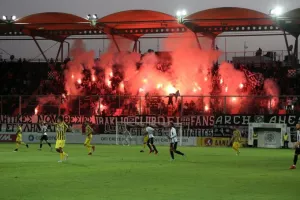 ΟΦΗ: «Μυθεύματα τα περί προπηλακισμών» - ΑΕΚ: «Μάλλον τρελάθηκε η αστυνομία»