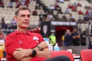 Μπαρτζώκας: «Να χαρούμε την επιστροφή του κόσμου»