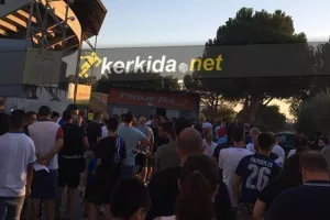 Ουρές οι Απολλωνίστες...