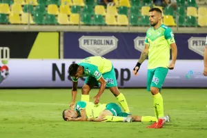 Η ΑΕΚ είναι ΕΔΩ- Πήρε το ντέρμπι με "Τρίσκο" και Ματ! (φώτος)
