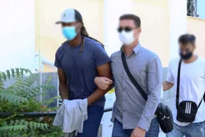 Ξεσπά η μητέρα της 17χρονης: "Δεν είναι η κόρη μου στο βίντεο"