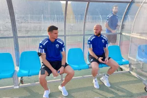 Χαμόγελα και πόζες πριν την σέντρα 