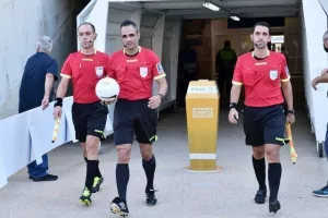 Το ΑΠΟΕΛ τις ευκαιρίες, ο Ολυμπιακός το σπουδαίο τρίποντο! (φώτος)