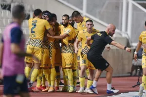 Ο κάπτεν δάγκωσε… και λύτρωσε! (φώτος)