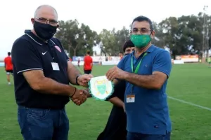 Όμορφες στιγμές πριν τη σέντρα (βίντεο/φώτος)