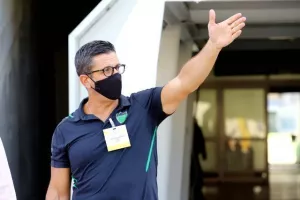Το ΑΠΟΕΛ τις ευκαιρίες, ο Ολυμπιακός το σπουδαίο τρίποντο! (φώτος)