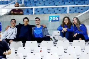 Με το αριστερό... η επιστροφή (Φώτος)