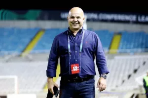 Με το αριστερό... η επιστροφή (Φώτος)