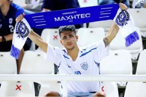 Με το αριστερό... η επιστροφή (Φώτος)