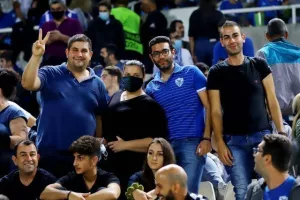 Με το αριστερό... η επιστροφή (Φώτος)