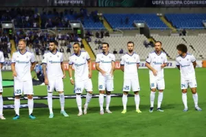 Με το αριστερό... η επιστροφή (Φώτος)