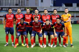 Κιτρινοπράσινη "τεσσάρα" με Ρόμο πρωταγωνιστή (φώτος)
