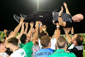 Πρόσφατα ο Μπεργκ... πετούσε στην Αρένα!