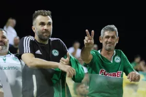 Η ΑΕΚ είναι ΕΔΩ- Πήρε το ντέρμπι με "Τρίσκο" και Ματ! (φώτος)