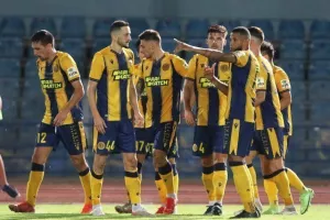 Φορτσάτη, αποτελεσματική και... ξεκίνημα με καρέ! (Φώτος)