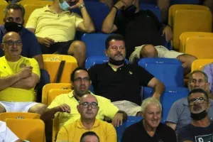 Φορτσάτη, αποτελεσματική και... ξεκίνημα με καρέ! (Φώτος)
