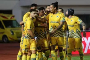 Γαλάζιο το ντέρμπι με ανατροπή και 3 στα 3 ο Απόλλωνας! (φώτος)