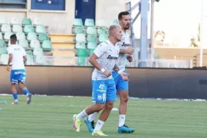 Έκανε το καθήκον του και... βλέπει ΑΕΛ!  (Φώτος)