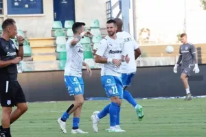 Έκανε το καθήκον του και... βλέπει ΑΕΛ!  (Φώτος)