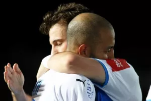 Έκανε το καθήκον του και... βλέπει ΑΕΛ!  (Φώτος)