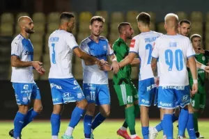 Έκανε το καθήκον του και... βλέπει ΑΕΛ!  (Φώτος)